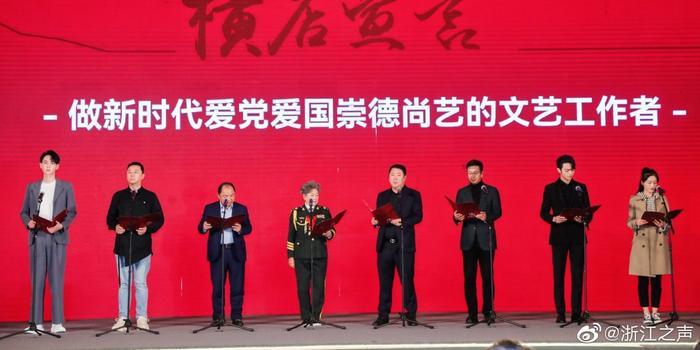 老人去世了，过年串门可以不。游戏画面