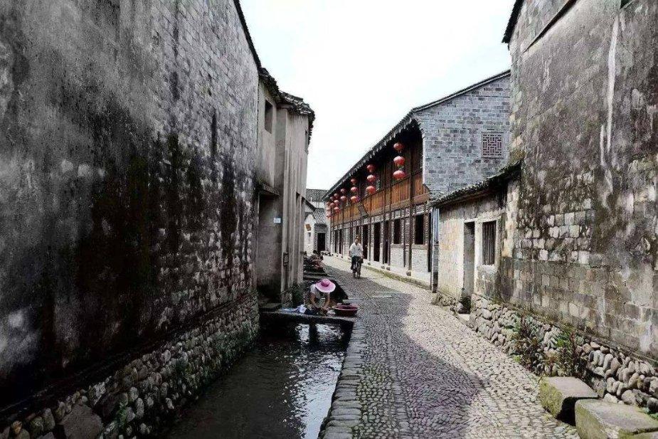 河南新乡宝妈带俩娃一路骑行去北京:与其报培训班,不如锻炼毅力
